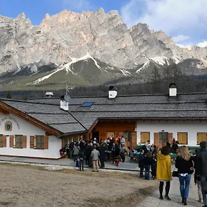 Jaegerhaus , Cortina dʼAmpezzo Italia
