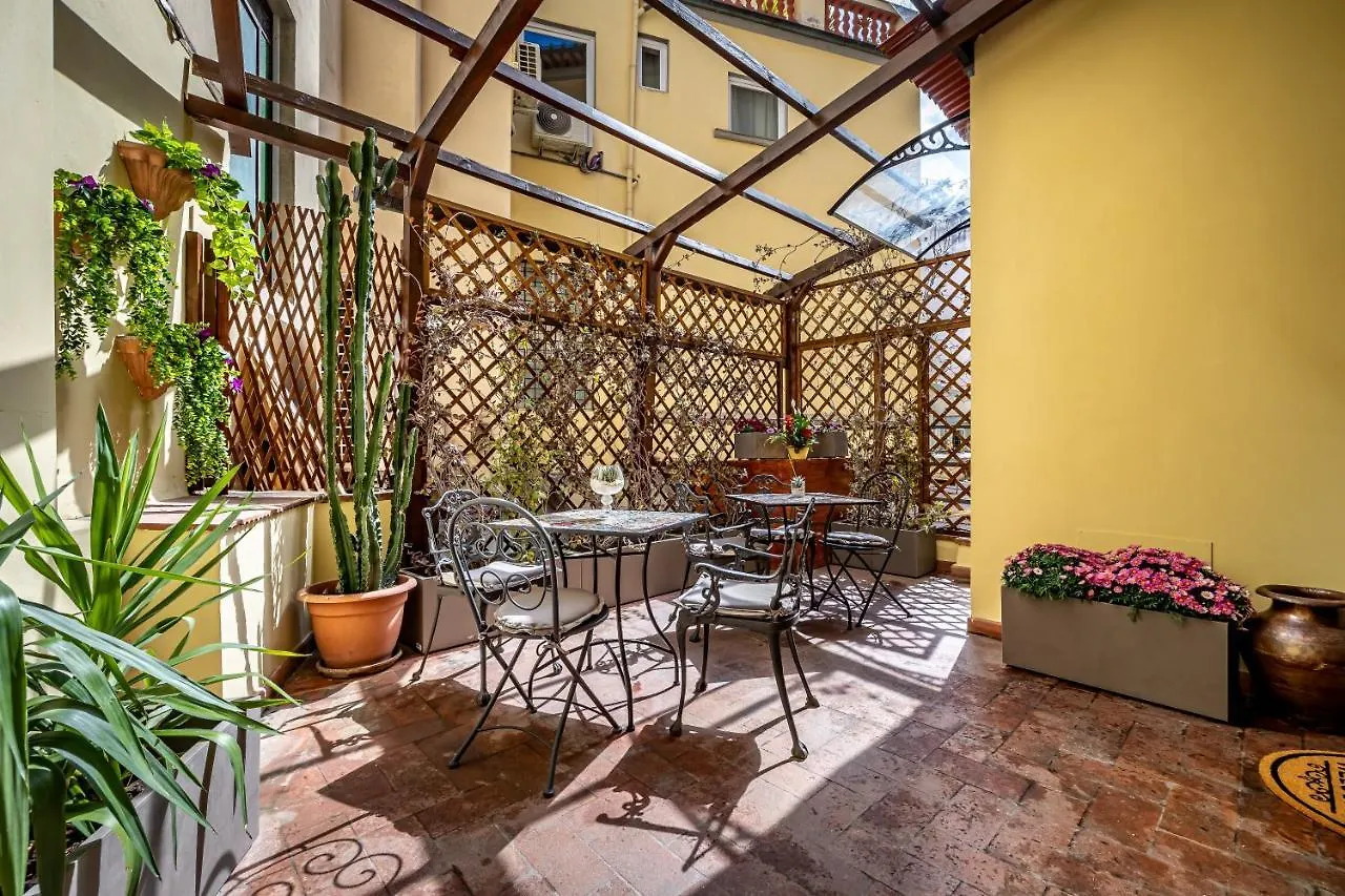 Bed & Breakfast Maison Pitti Florence Italy